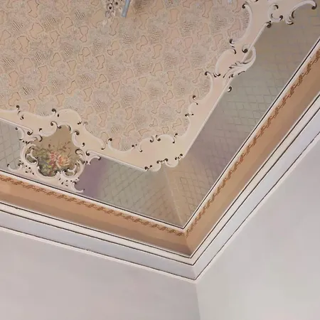 Crociferi Готель типу 